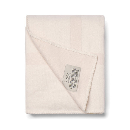 Плед VINGA Monogram из переработанного полиэстера GRS, 170x130 см