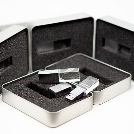 Флеш накопитель USB 2.0 Кристалл, металл/стекло, прозрачный/серебристый, подсветка белым,16 GB
